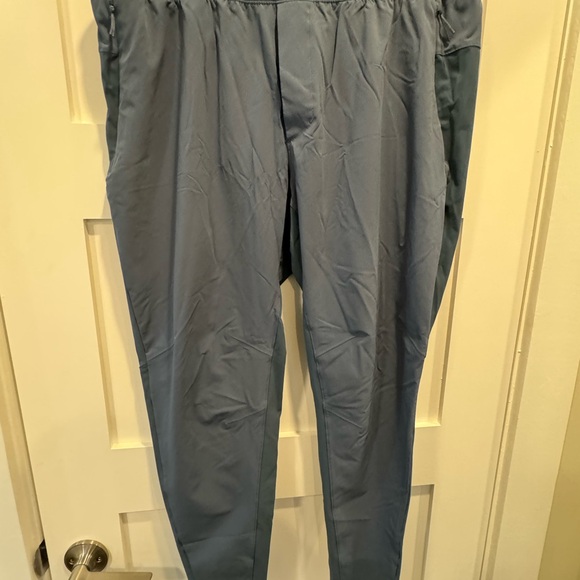 Lulu men’s steel blue surge joggers (shorter) - Picture 2 of 8